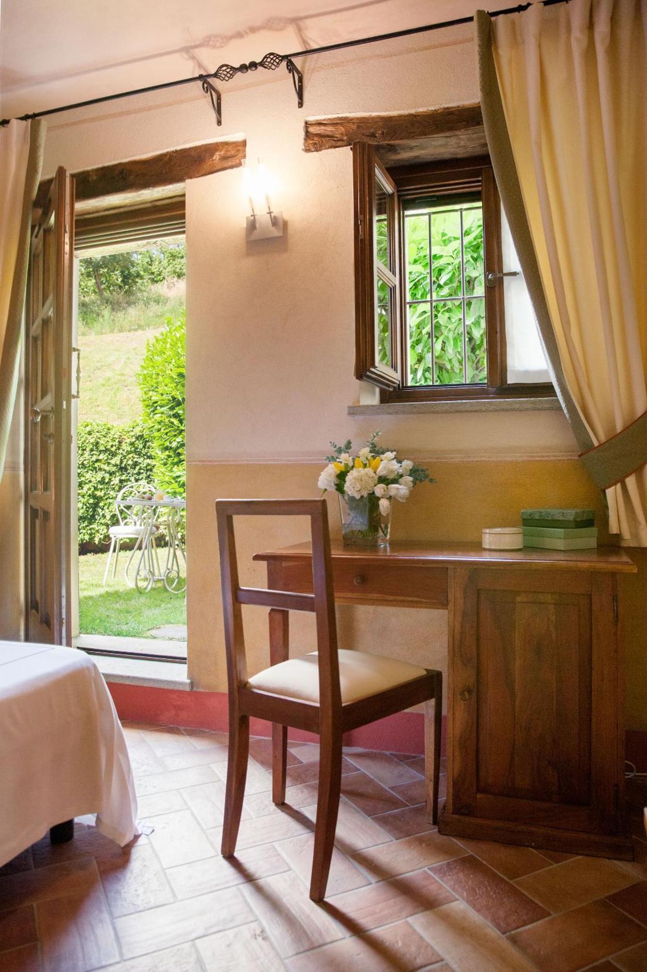 Relais Montemarino Hotel Borgomale Buitenkant foto